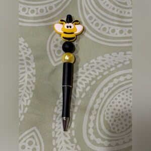 Bundle- Set of 6 assorted pens